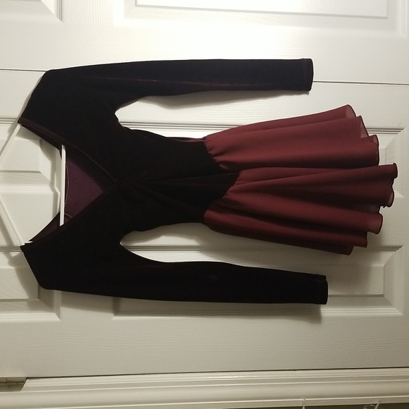 ⛸Figure Skating Dress (XS) - Picture 2 of 5